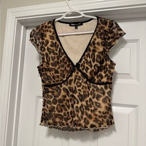 Honey Punch Black and Brown Fitted Graphic Cap Sleeve Blouse